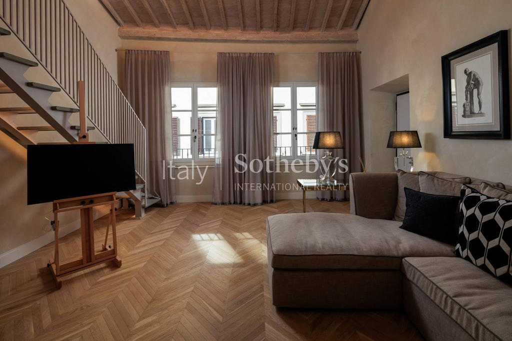 Elegant apartment in the heart of Florence