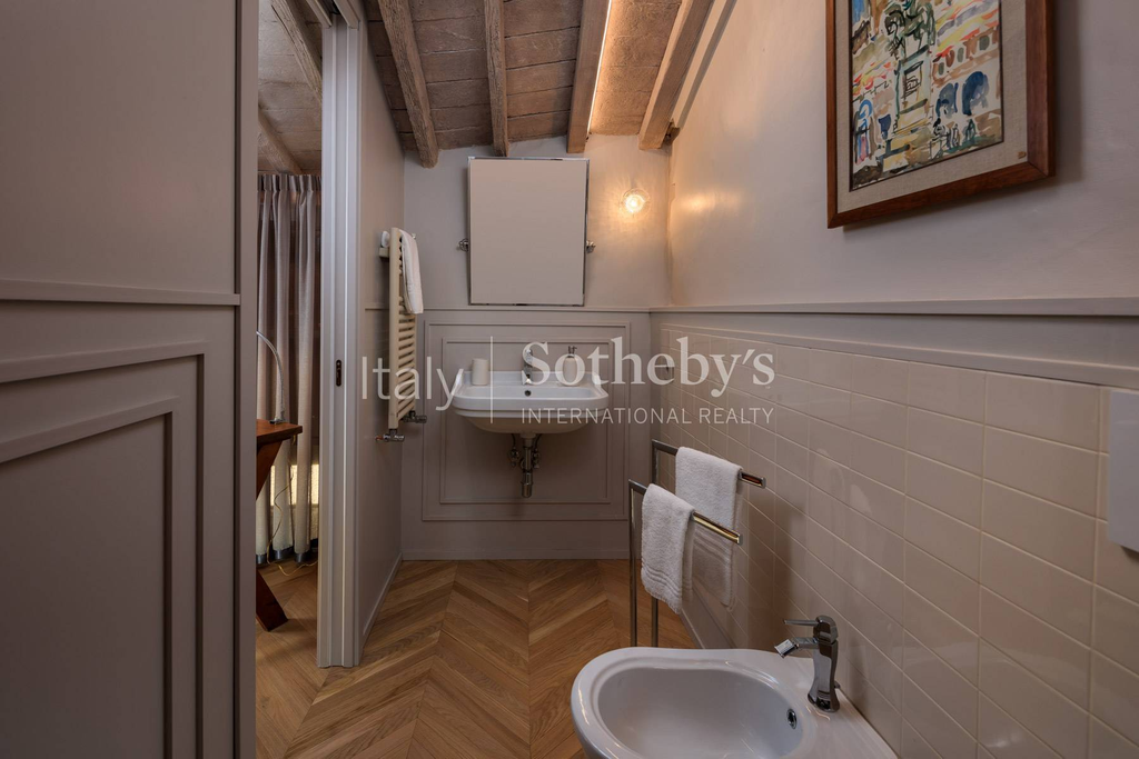 Elegant apartment in the heart of Florence
