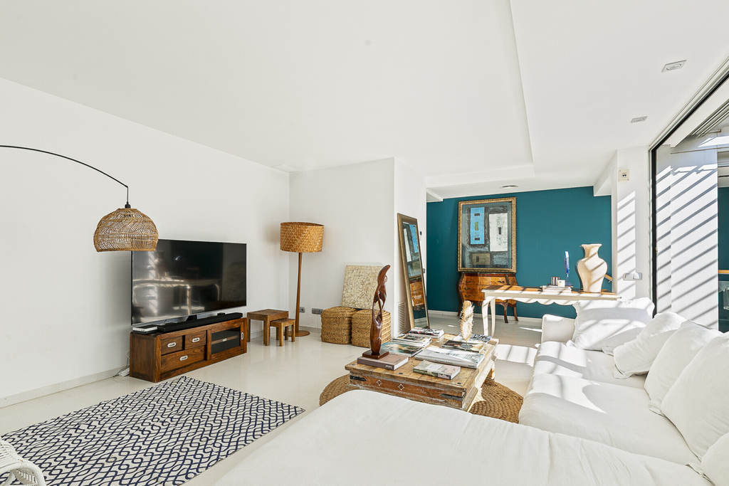 Дуплекс с роскошной террасой/садом в Casas del Mar, 5 минут до Ситжеса, Сан-Пере-де-Рибес.