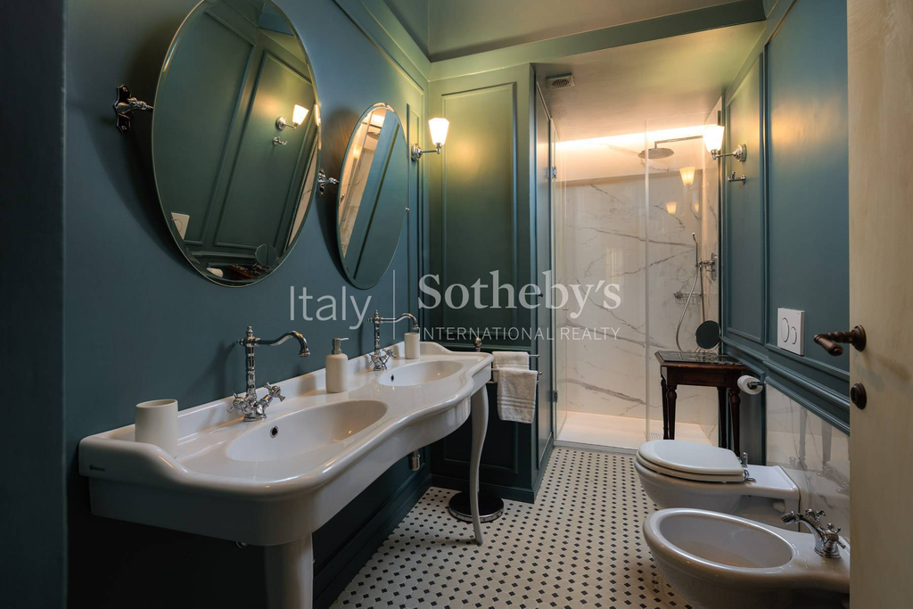 Elegant apartment in the heart of Florence