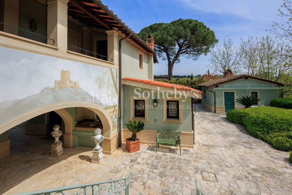 Stunning estate with stables in San Miniato