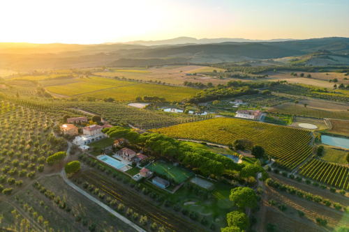 Incomparable Estate in the Tuscan countryside 42831