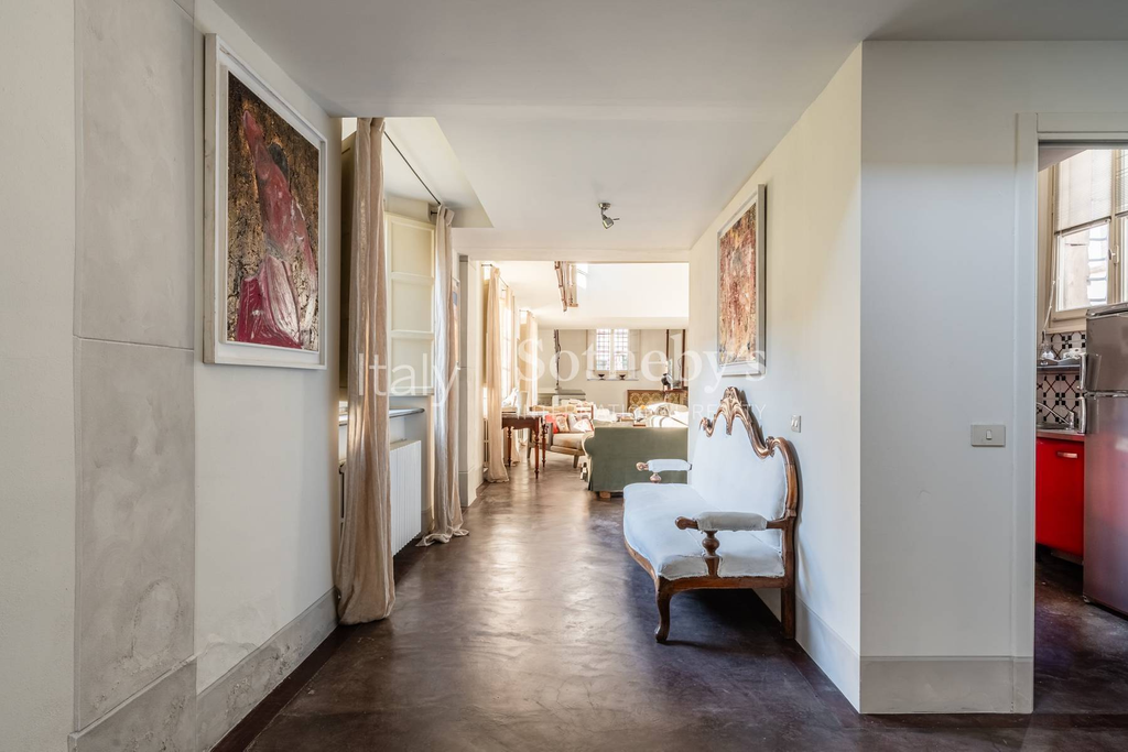 Elegant loft in historic building in Lucca