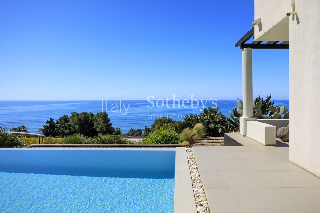 Prestigious Seaside Residence Surrounded by Nature in Sciacca