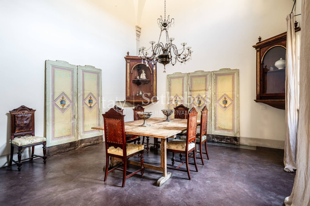 Elegant loft in historic building in Lucca