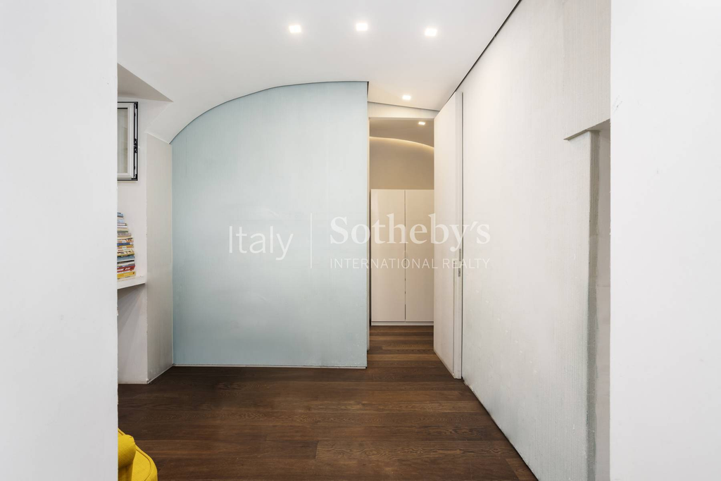 Elegant apartment with private garden