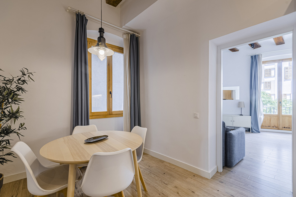 Excellent renovated apartment in the best area of El Born