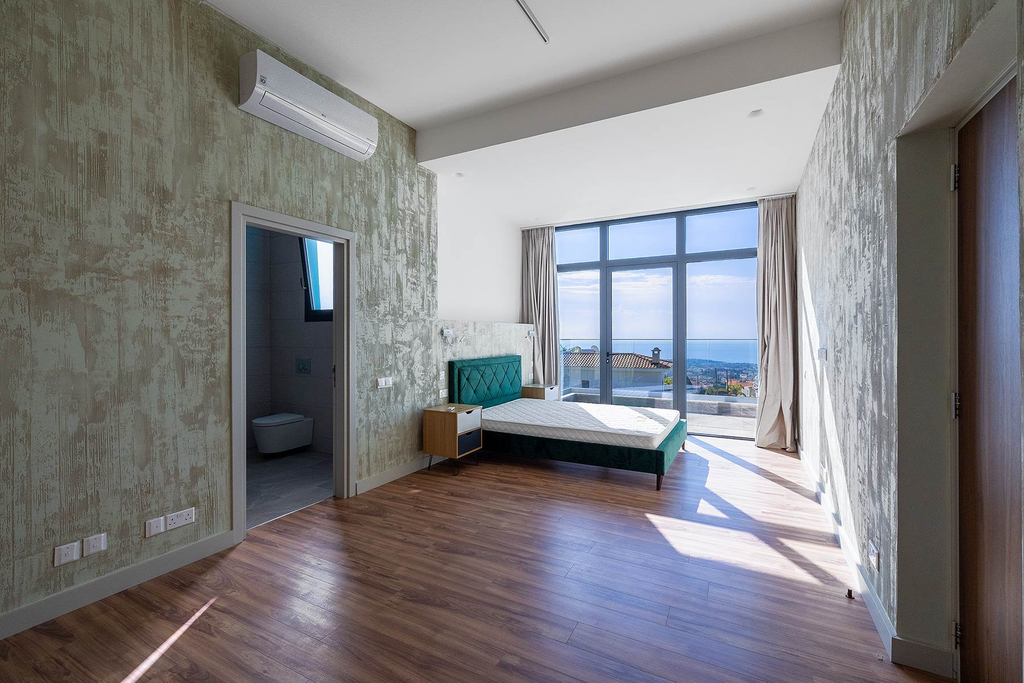 Вилла с 4 спальнями в Пафосе