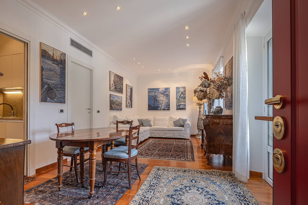 Refined apartment in the heart of Milan’s historic center
