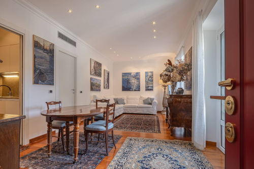 Refined apartment in the heart of Milan’s historic center 42857