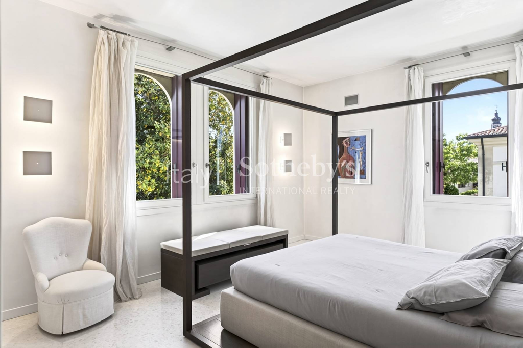 Prestigious Estate with Private Park in the Heart of Veneto