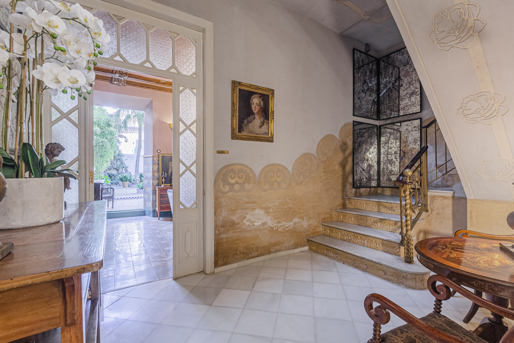 Modernist mansion designed by Domenech i Muntaner a few steps from the sea.