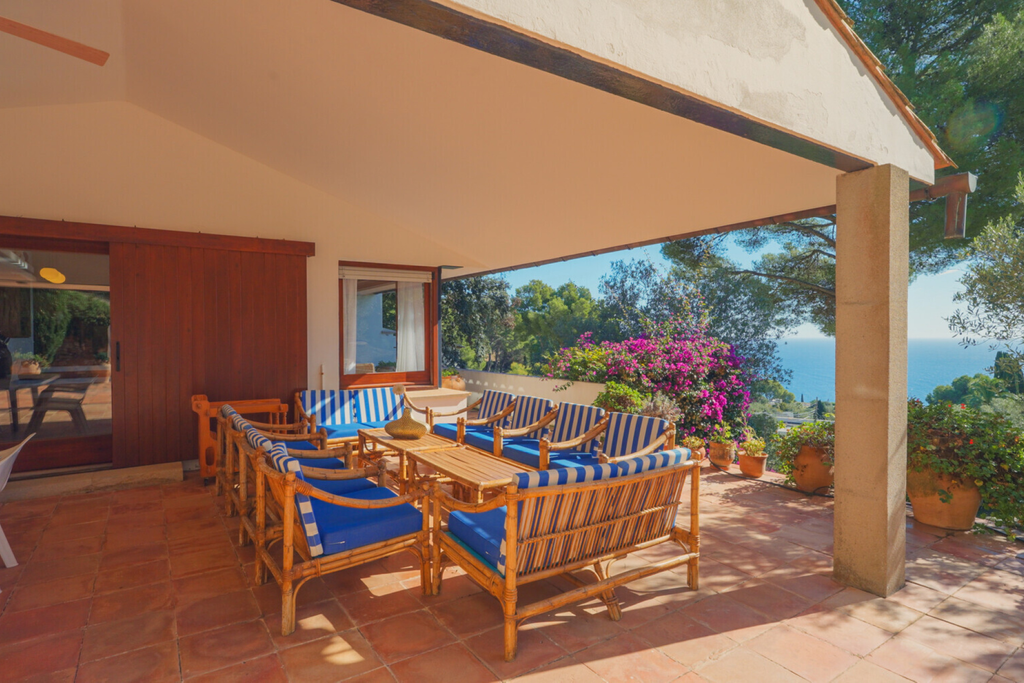 Mediterranean house with large plot and views in Aiguablava Begur