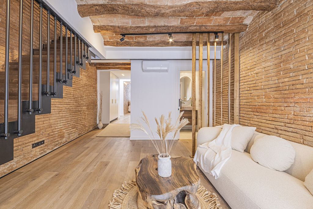 A new construction oasis in the heart of the Sants district