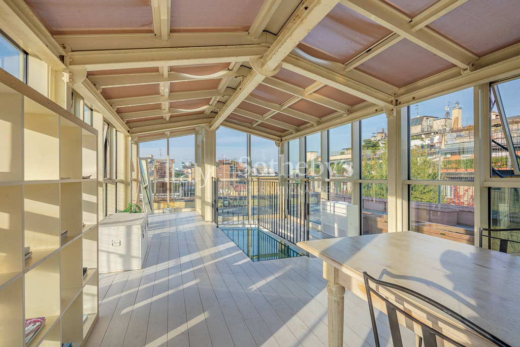 Unique penthouse with double terraces