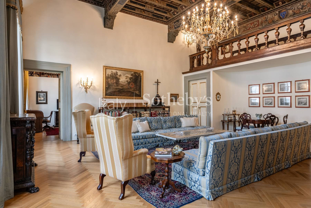 Finely restored apartment near Piazza Anfiteatro in Lucca