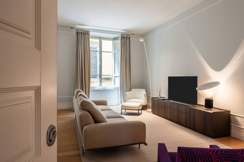 Elegant designer apartment in a historic palazzo with lift 42861