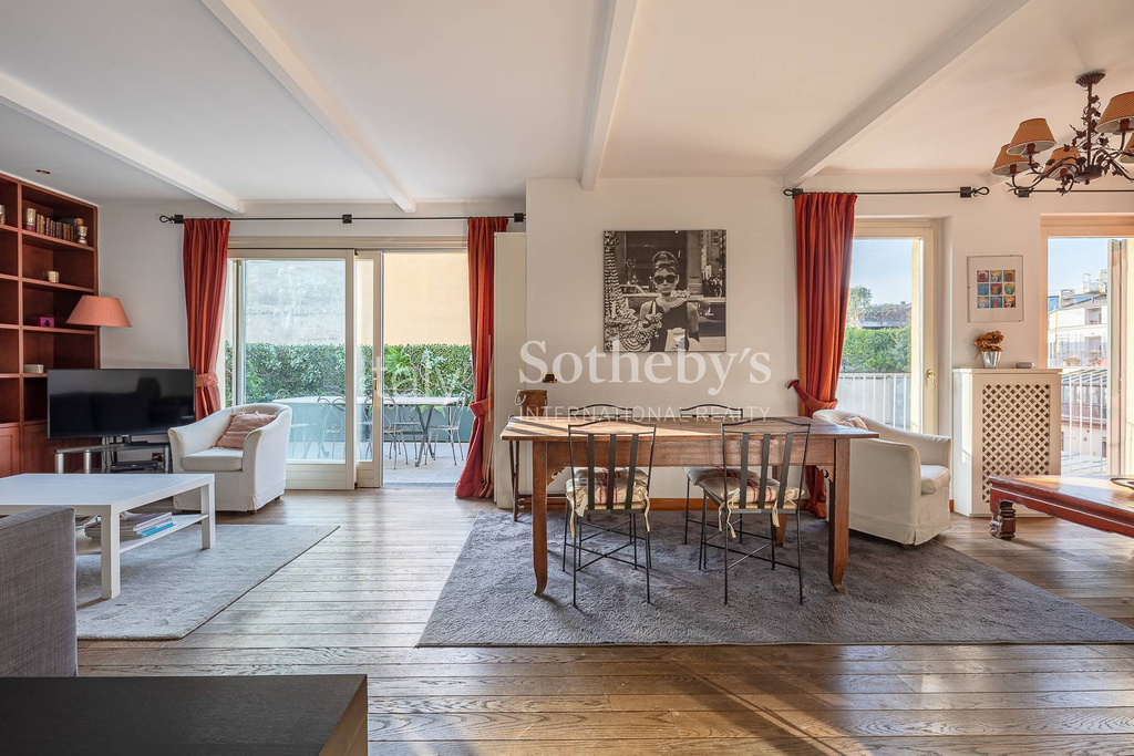Unique penthouse with double terraces