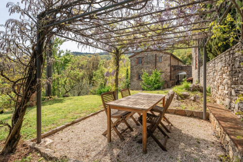 Enchanting Tuscan Country House nestled in the hills of Lucca 42892