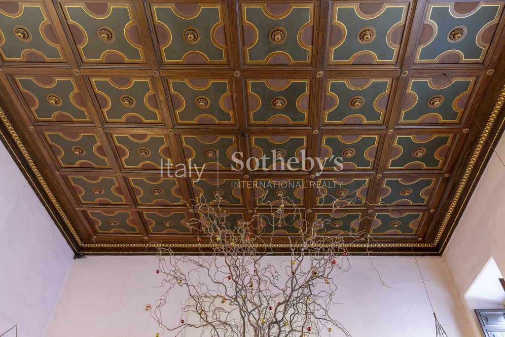 Apartment in noble palace in Piazza Campitelli