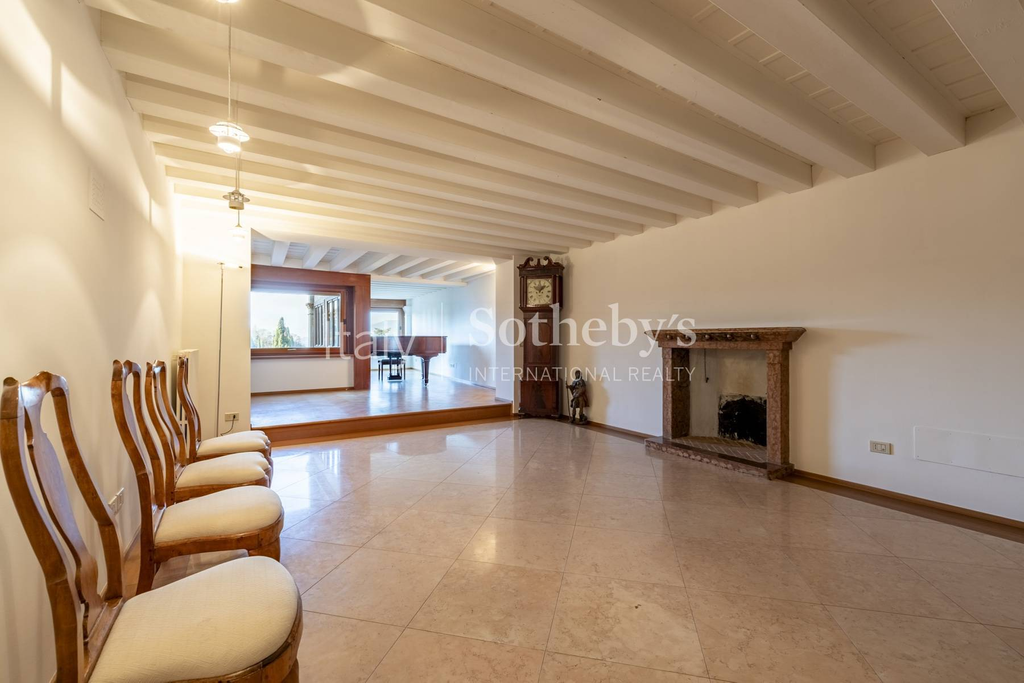 Historic townhouse with swimming pool garden panoramic terraces
