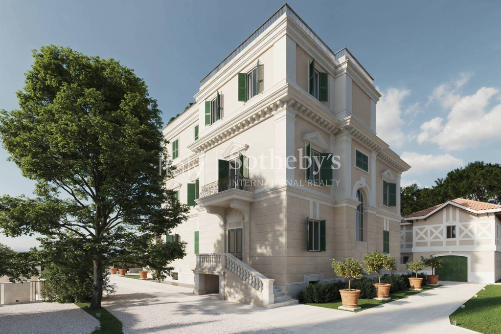 Elegant garden apartment in Villa dei Massimi