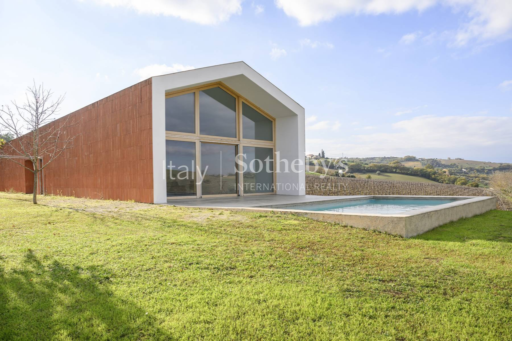 Contemporary villa with views of the Abruzzo mountains