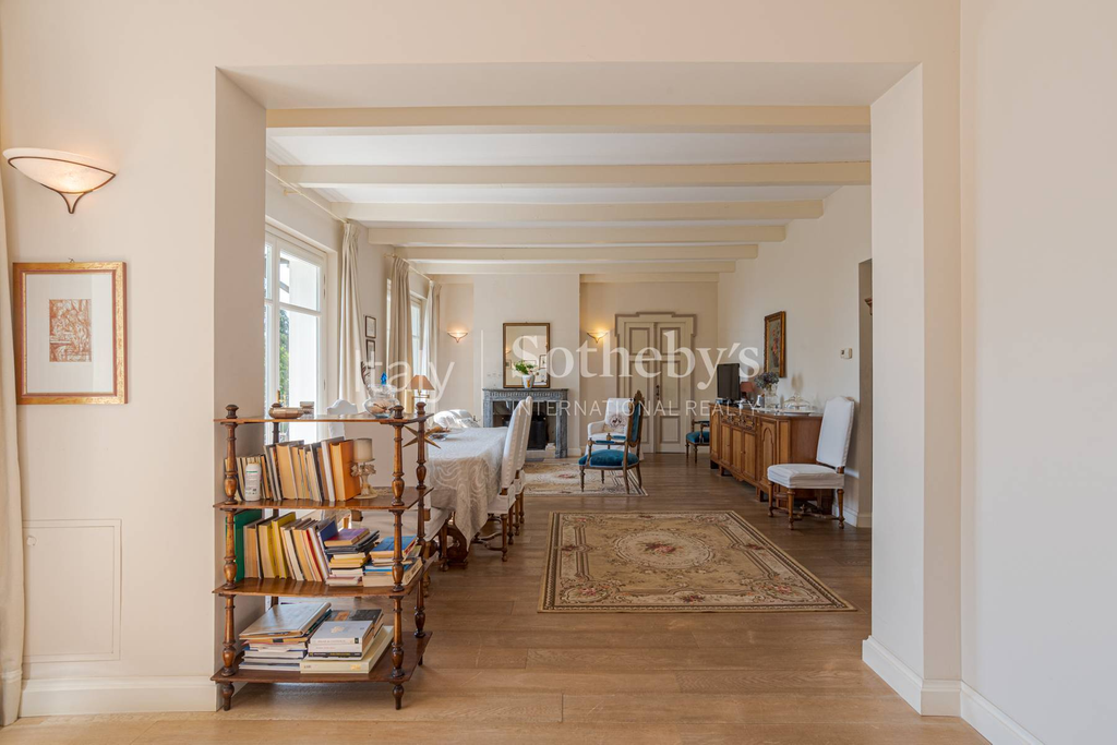 Sophisticated period villa