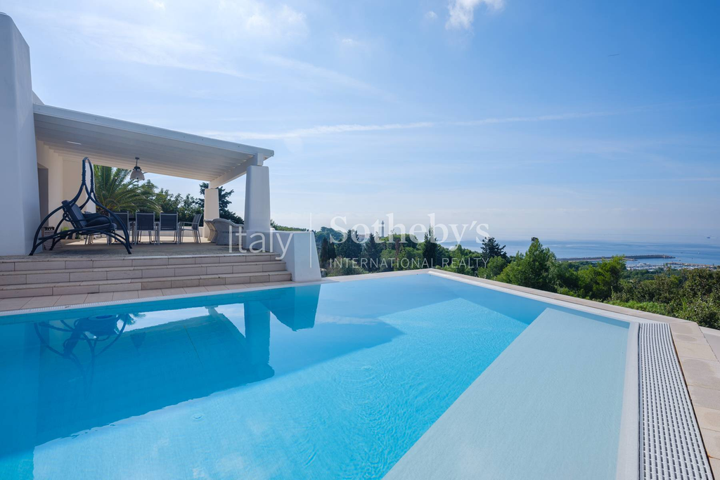 Elegant villa with a sea-view pool