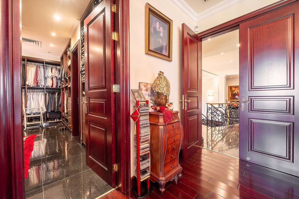 Вилла с 6 спальнями в Ларнаке
