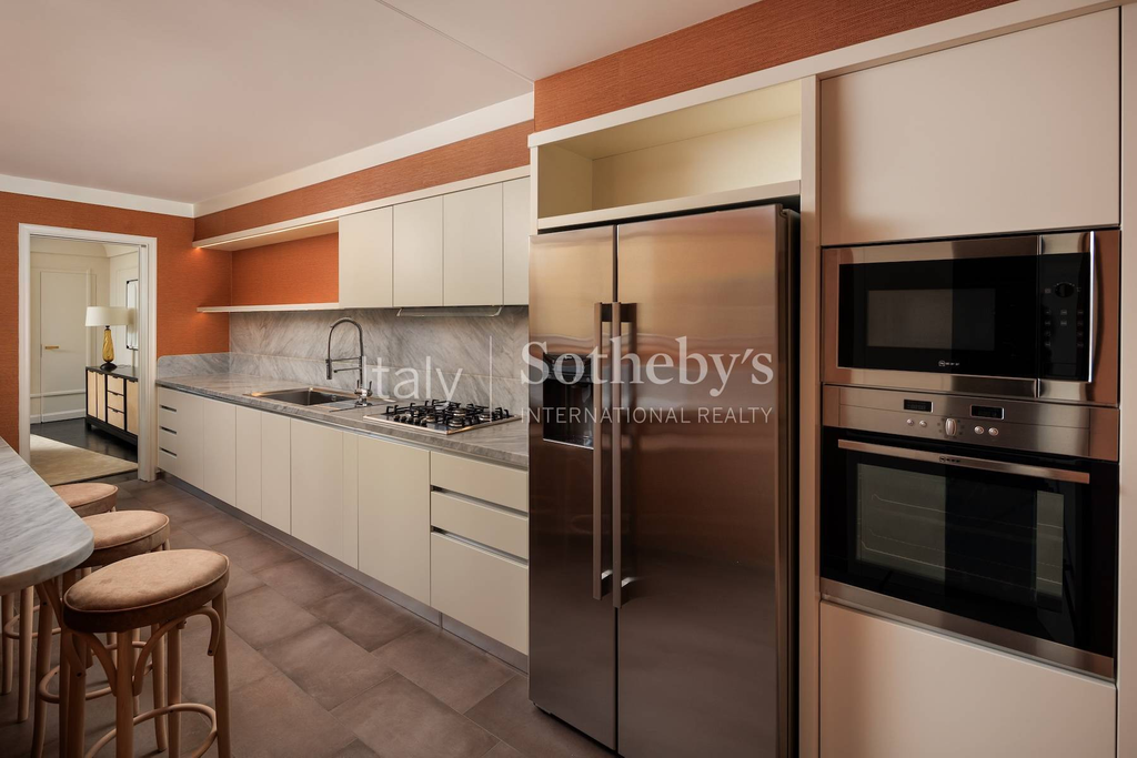 Stunning penthouse with panoramic views on the Lungarno