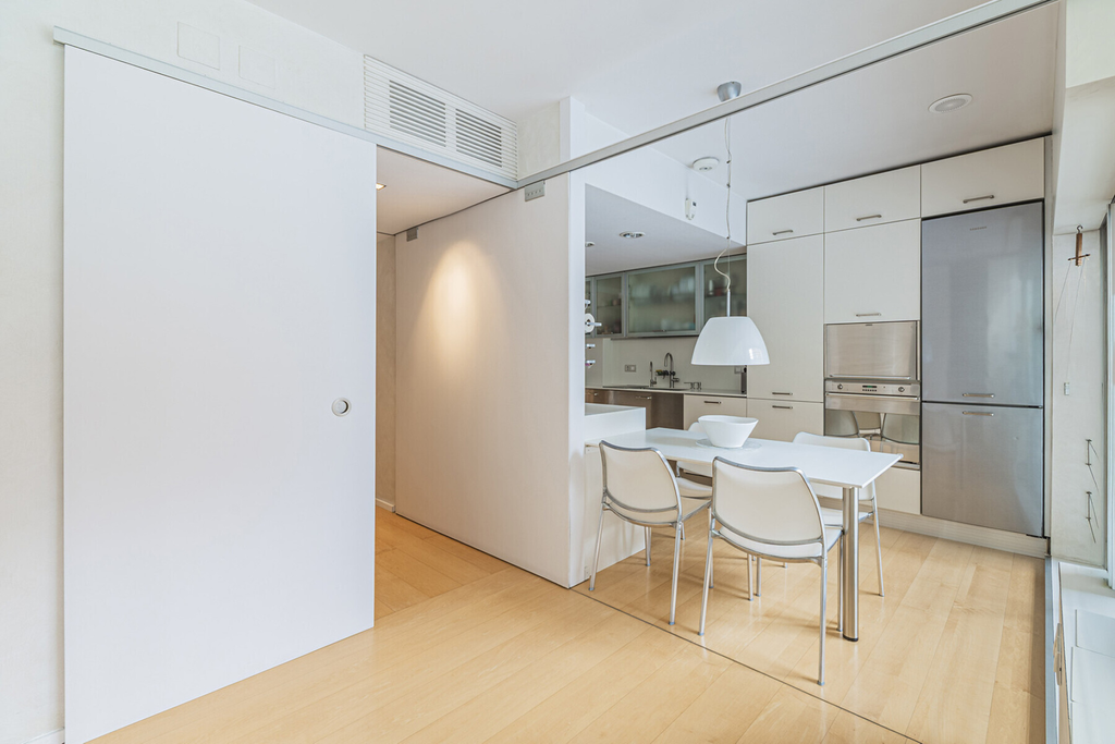 House with elevator, parking and swimming pool in Les Corts