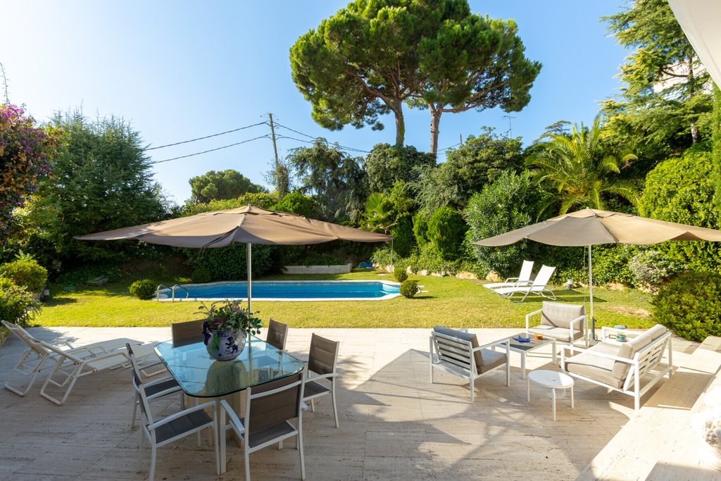 Elegant house, with pool, in the center of El Masnou