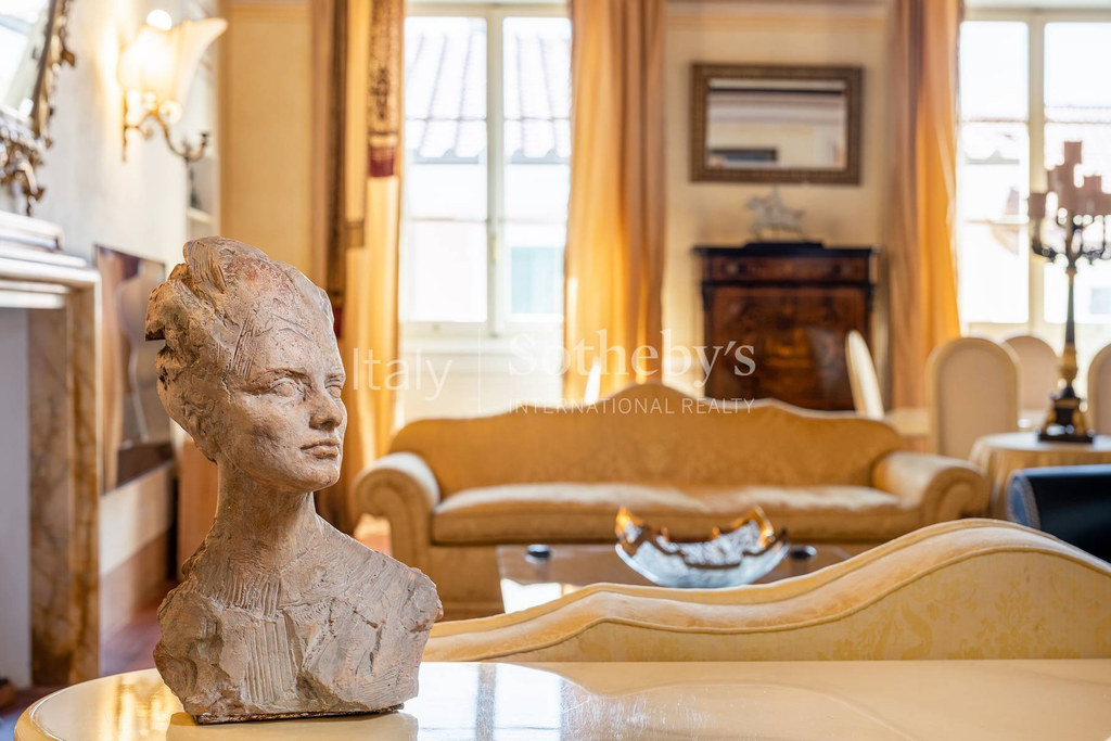 Elegant apartment in Pietrasanta