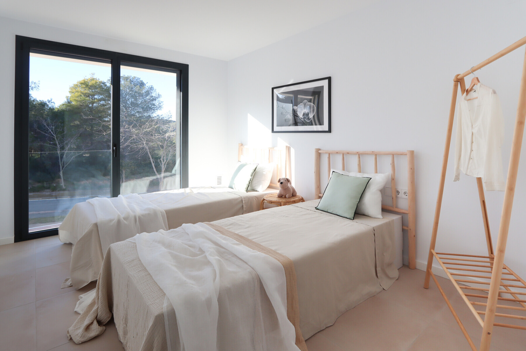 Modern house with luminous spaces and private garden in Sant Pere de Ribes