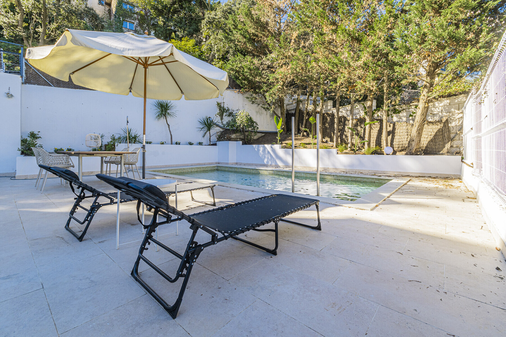 House in Vallvidrera with swimming pool and spectacular views of Tibidabo