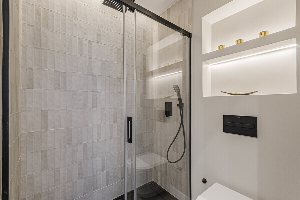 A new construction oasis in the heart of the Sants district