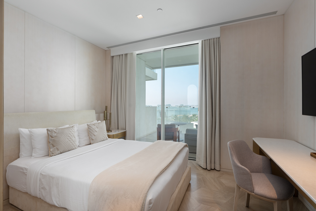Refined Beachfront Apartment on Palm Jumeirah