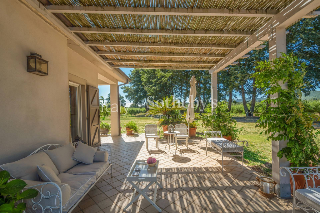 Tranquil Farmhouse Surrounded by Maremma’s Nature