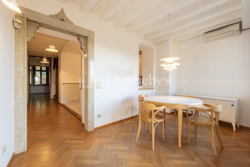 Historic townhouse with swimming pool garden panoramic terraces