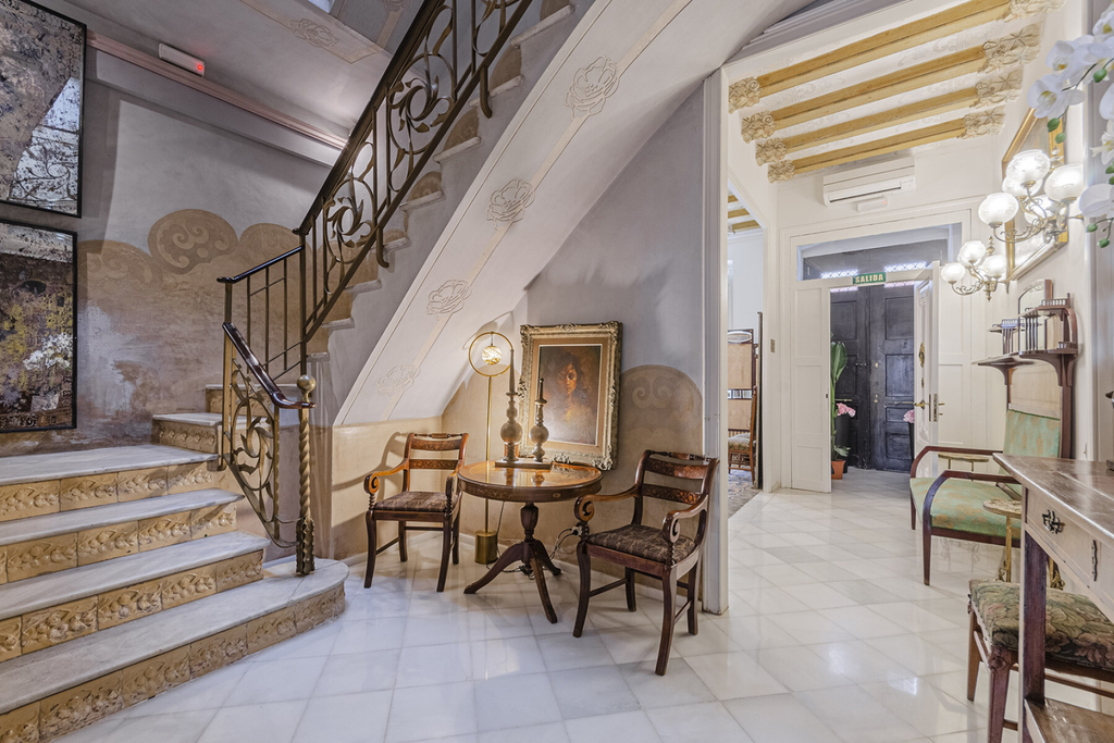 Modernist mansion designed by Domenech i Muntaner a few steps from the sea.