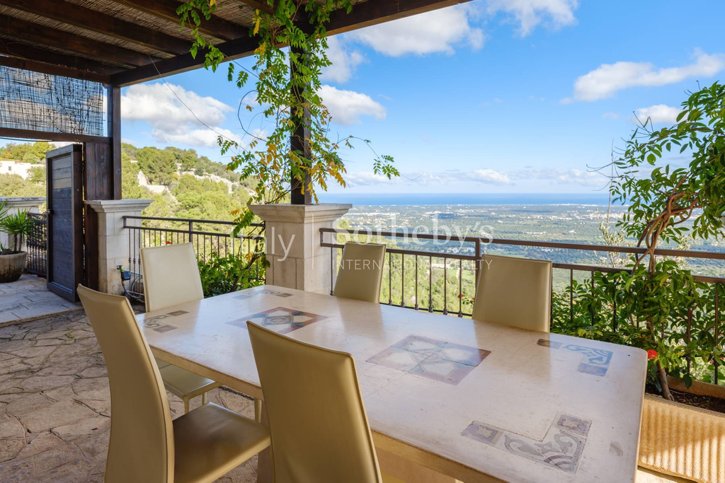 Elegant estate with panoramic view