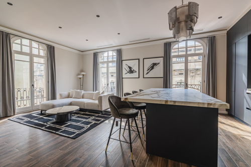 Extraordinary corner apartment on high floor with sea-views 42878