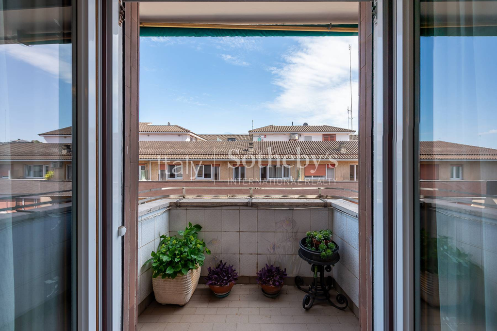 Penthouse overlooking St. Peter’s Dome in Prati area