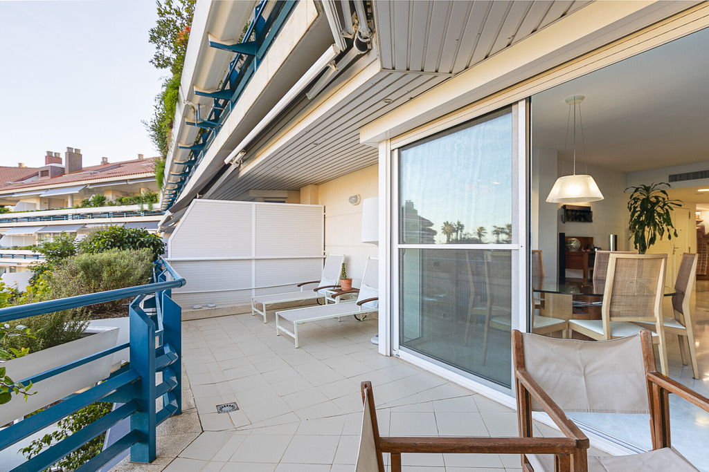 Exceptional apartment in Sitges sea front line