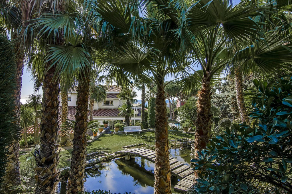 Garden Villa with Sea Views in Can Teixidó