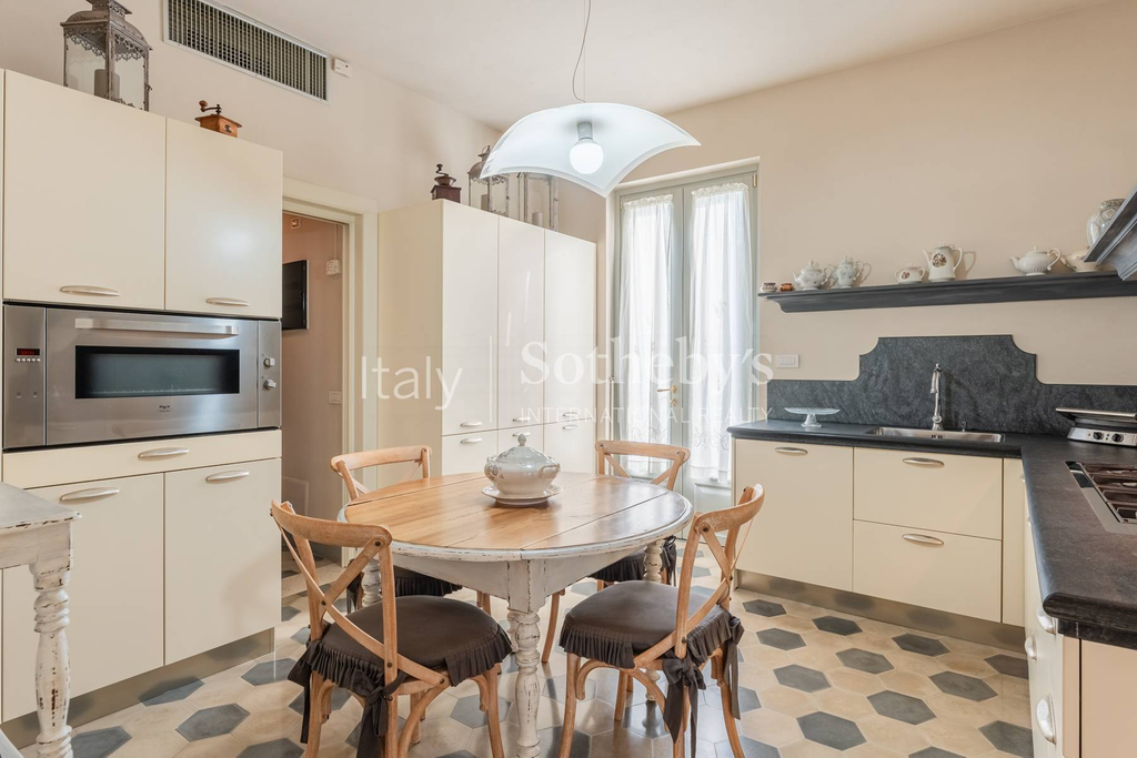 Charming Liberty-style Villa on the hills of Lucca