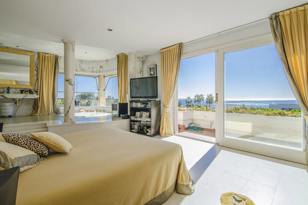 Garden Villa with Sea Views in Can Teixidó