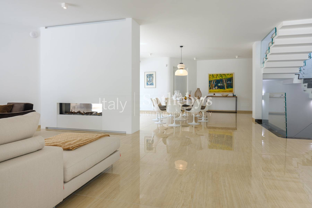 Prestigious villa with sea view pool