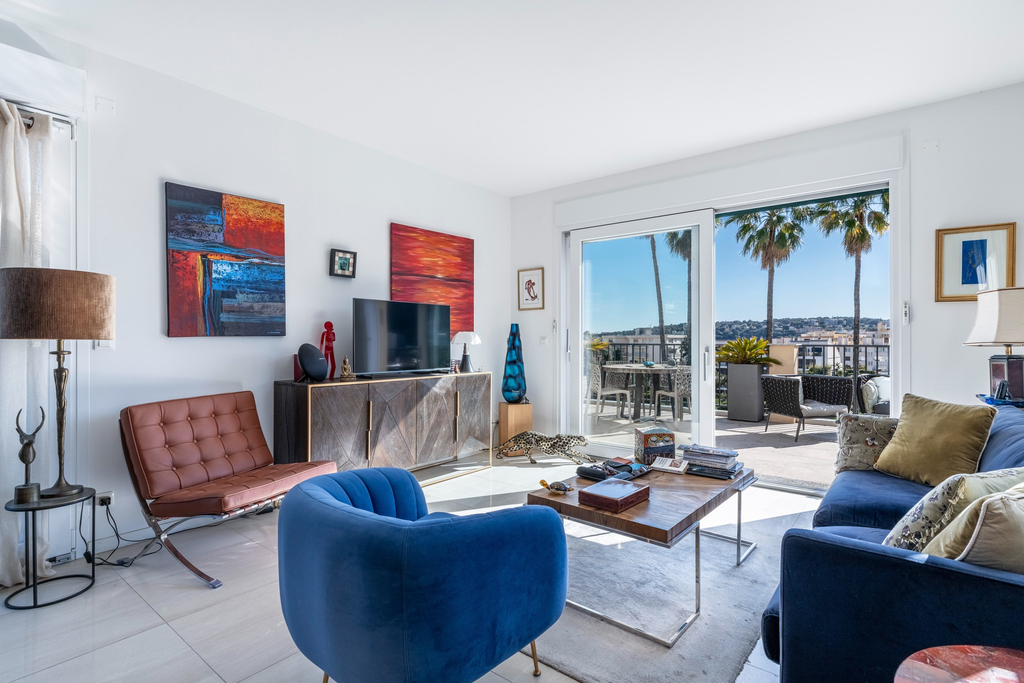 Menton luxury penthouse with rooftop terrace, pool and panoramic views